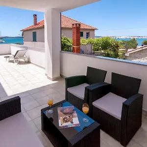 white-residence-luxury-accommodation.hotelinzadar.com/